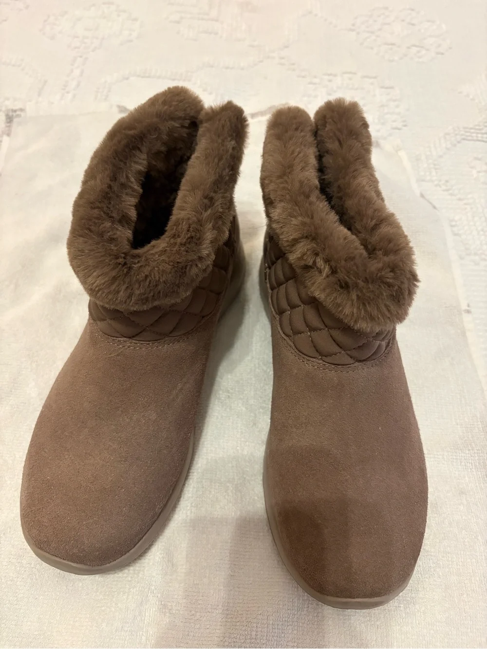 Sketchers Skip-In Women’s Faux Fur Lined Brown Winter Ankle Boots 8M